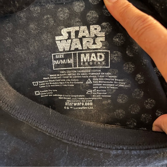 Star Wars MAD Engine Baby Yoda Tee Size Medium Gender Neutral in Black Cotton - Picture 6 of 6